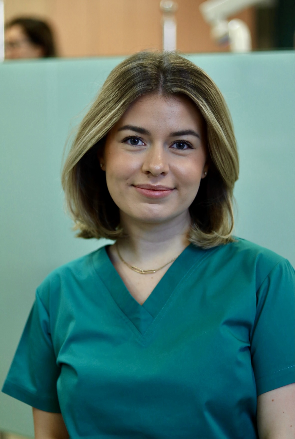 Dr. Kis Ivett